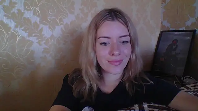Snapshot of Softy_Aura_ chatting on June 2026 10:52:02 AM Softy Aura online show from June 2026 10:52:02 AM