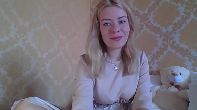 Snapshot of Softy_Aura_ chatting on July 2026 09:07:02 AM Softy Aura online show from July 2026 09:07:02 AM