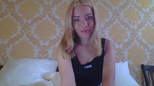 Snapshot of Softy_Aura_ chatting on August 2026 04:33:02 PM Softy Aura online show from August 2026 04:33:02 PM