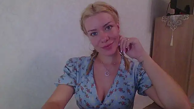 Snapshot of Softy_Aura_ chatting on August 2026 07:49:01 PM Softy Aura online show from August 2026 07:49:01 PM