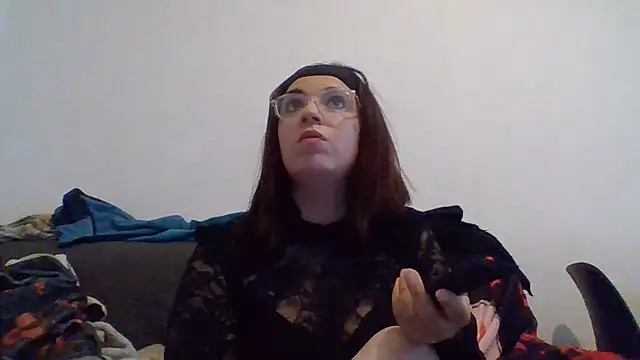 Snapshot of miss16 chatting on May 2026 12:00:02 PM miss16 online show from May 2026 12:00:02 PM