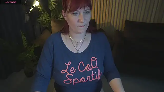 AriaFoxglow online show from April 2026 12:47:01 PM