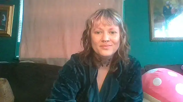 Snapshot of RosieSwitchBitch chatting on May 2026 04:13:02 PM RosieSwitchBitch online show from May 2026 04:13:02 PM