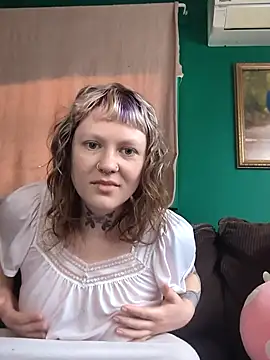 Snapshot of RosieSwitchBitch chatting on May 2026 12:02:01 PM RosieSwitchBitch online show from May 2026 12:02:01 PM