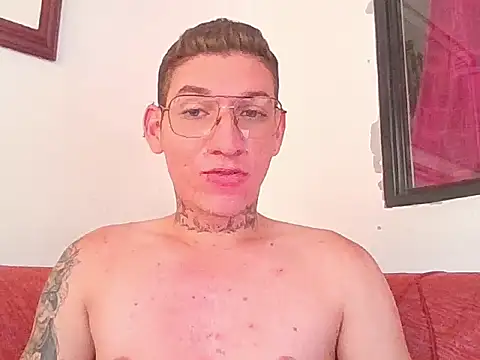 Snapshot of gonzalez_2001 chatting on May 2026 06:24:01 PM gonzalez 2001 online show from May 2026 06:24:01 PM