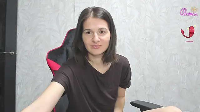 Snapshot of KetrinaEll chatting on May 2026 05:25:01 AM KetrinaEll online show from May 2026 05:25:01 AM