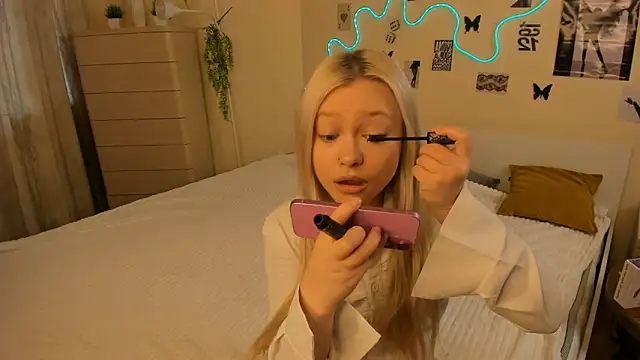 MidnightPoise online show from May 2026 05:25:01 AM