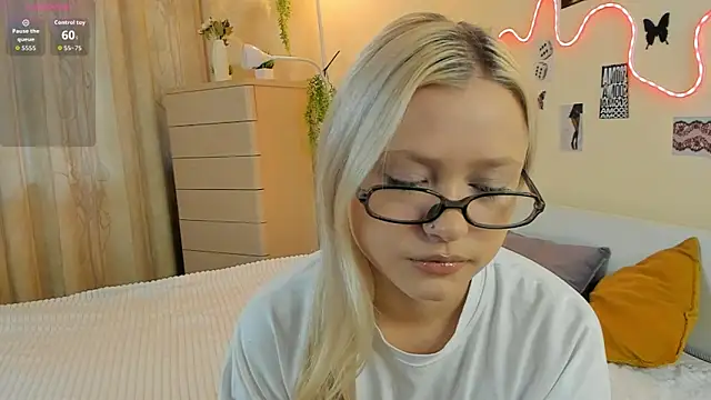 MidnightPoise online show from May 2026 05:24:01 AM