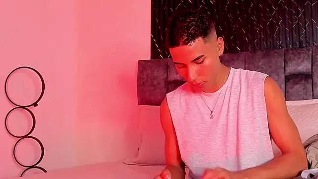 Snapshot of ThiagoSexy005 chatting on July 2026 12:54:01 AM ThiagoSexy005 online show from July 2026 12:54:01 AM
