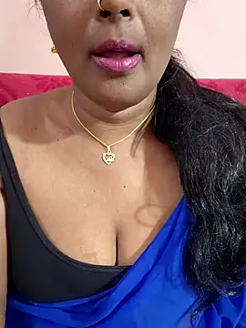 Snapshot of Sunitha-tamilponu chatting on May 2026 07:00:02 PM Sunitha-tamilponu online show from May 2026 07:00:02 PM