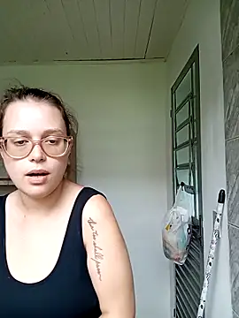 LunnaKitten online show from April 2026 03:49:02 PM