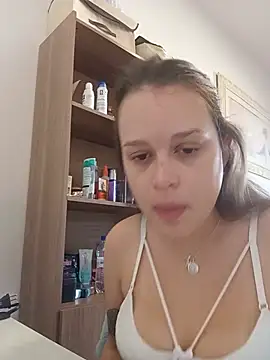 LunnaKitten online show from July 2026 04:42:02 PM