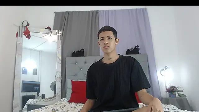 PhillipCox online show from June 2026 03:31:01 AM