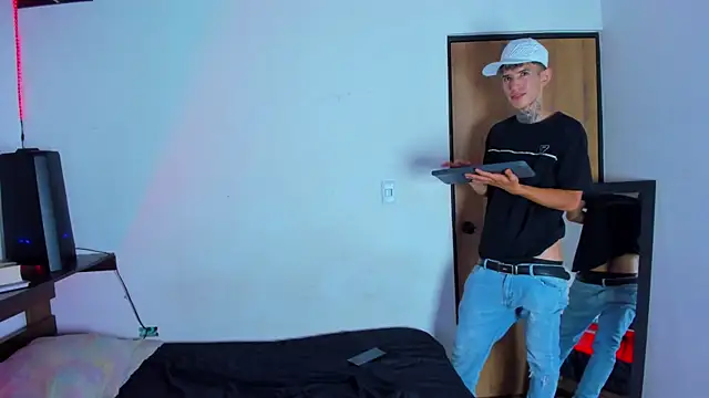 Darwinstark  online show from April 2026 02:27:02 AM