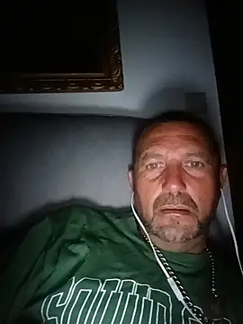 Snapshot of Frank20cmdura chatting on May 2026 01:22:01 AM Frank20cmdura online show from May 2026 01:22:01 AM