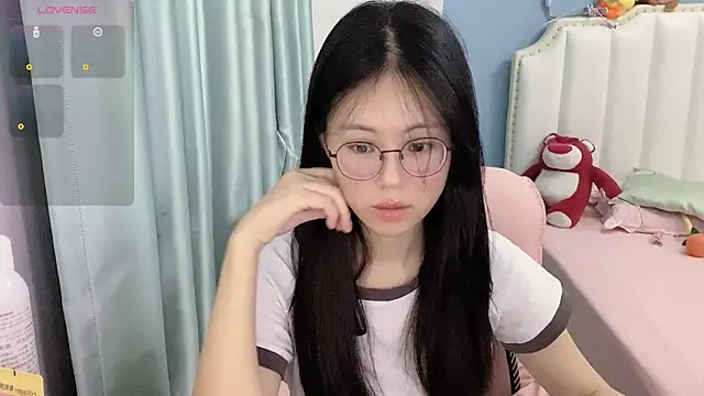 Snapshot of Luna-666 chatting on July 2026 02:19:01 PM Luna-666 online show from July 2026 02:19:01 PM