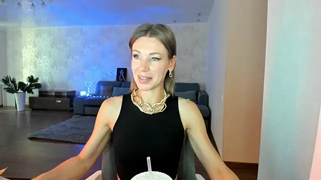Snapshot of miababemi09 chatting on July 2026 04:28:02 AM miababemi09 online show from July 2026 04:28:02 AM
