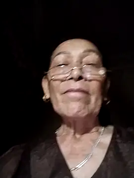 Snapshot of mouth22 chatting on May 2026 01:39:01 PM mouth22 online show from May 2026 01:39:01 PM