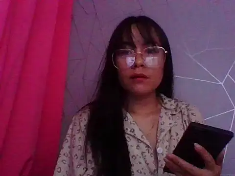 Snapshot of Bad_bish21 chatting on June 2026 01:20:02 PM Bad bish21 online show from June 2026 01:20:02 PM