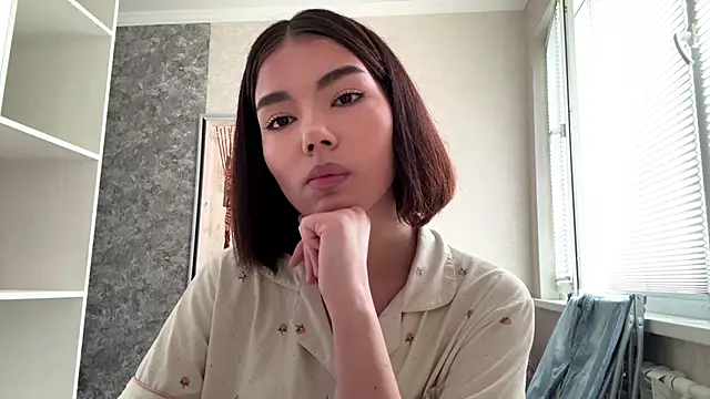 Snapshot of MarylnMonnier chatting on May 2026 08:10:02 AM MarylnMonnier online show from May 2026 08:10:02 AM