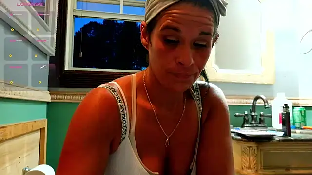 Snapshot of Vanessa_Valentine chatting on May 2026 01:12:01 AM Vanessa Valentine online show from May 2026 01:12:01 AM