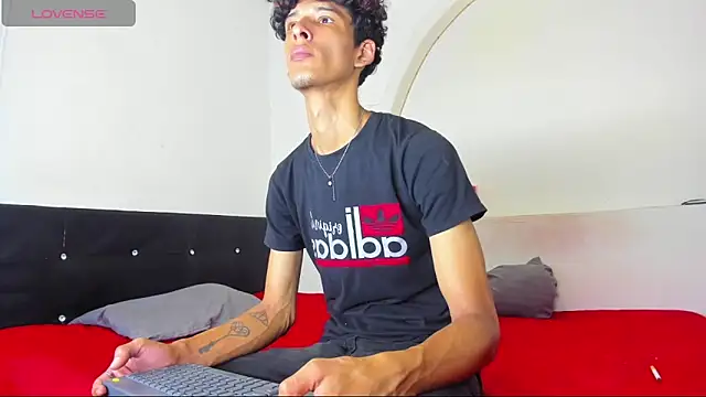 liammendoza98 online show from May 2026 11:17:02 AM
