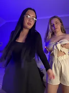 Cherry Pair online show from April 2026 11:26:02 AM