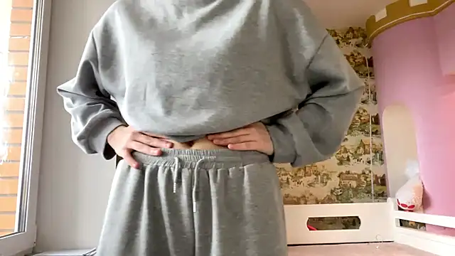 LongChillGerl online show from May 2026 09:50:02 AM