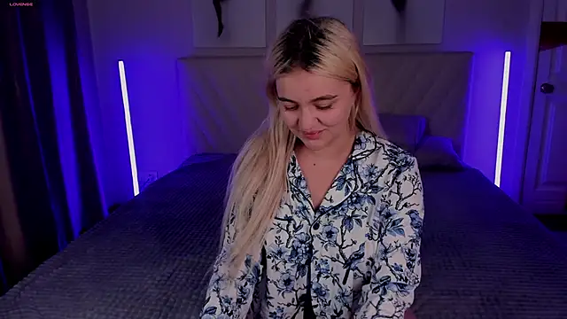 Snapshot of katiebabbys chatting on June 2026 04:59:02 AM katiebabbys online show from June 2026 04:59:02 AM
