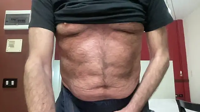 henrybull007 online show from May 2026 11:00:01 PM