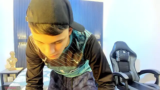 Snapshot of Ethanx18_ chatting on May 2026 03:50:01 PM Ethanx18 online show from May 2026 03:50:01 PM
