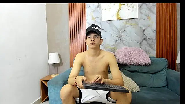 LOVE GUYS1 online show from July 2026 01:25:01 PM
