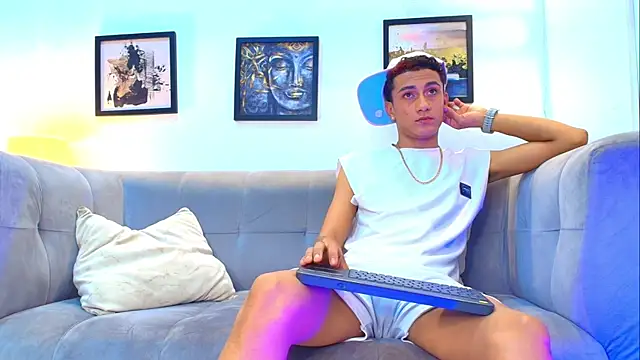 Snapshot of KING_BOYS2026 chatting on July 2026 01:43:02 AM KING BOYS2026 online show from July 2026 01:43:02 AM