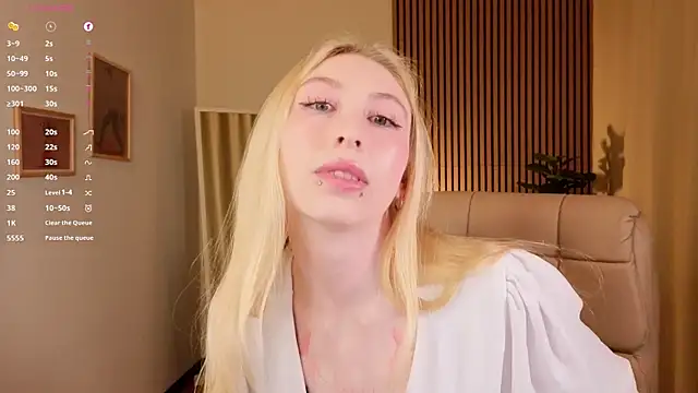 MilkChoc0late online show from May 2026 02:40:01 AM