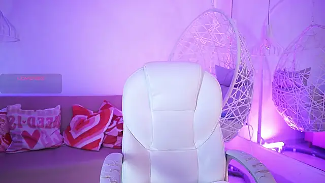 VioletJoness  online show from June 2026 11:36:01 AM