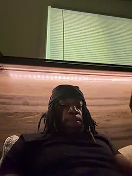 YurFavBestiie online show from April 2026 10:59:01 PM