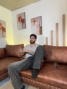 DomBoy  online show from May 2026 08:17:01 PM