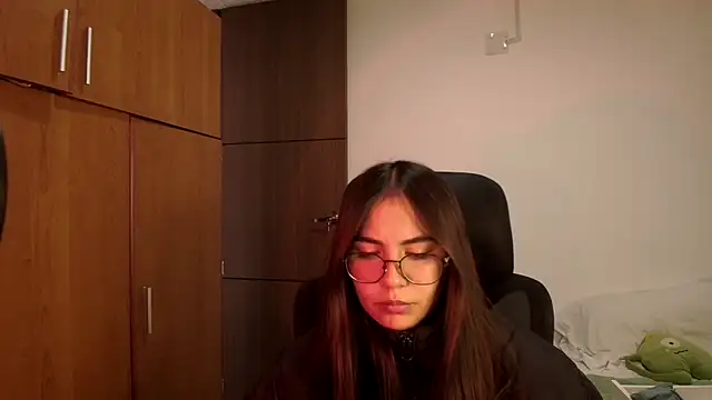 Snapshot of abbyyandmaxx chatting on May 2026 04:46:02 PM abbyyandmaxx online show from May 2026 04:46:02 PM
