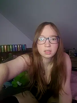 Snapshot of Freaky-Doll chatting on June 2026 08:20:02 PM Freaky-Doll online show from June 2026 08:20:02 PM