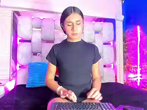 MahiaraHot online show from May 2026 01:06:01 PM