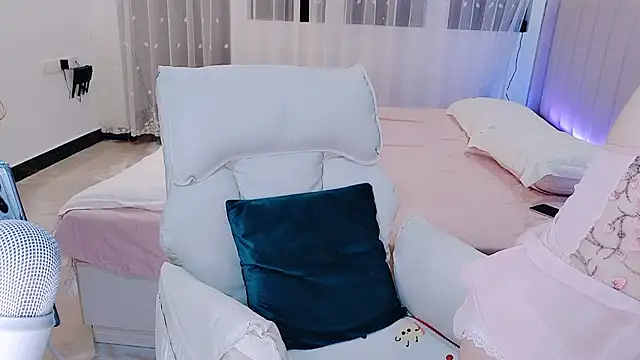 cute iiii online show from May 2026 11:26:01 AM