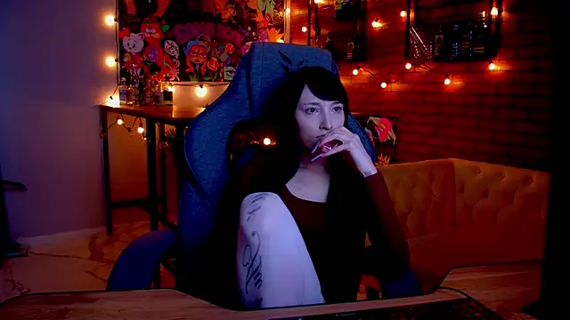 Snapshot of SeraphineSparda chatting on May 2026 11:50:01 AM SeraphineSparda online show from May 2026 11:50:01 AM