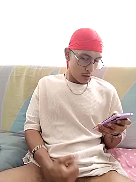 Snapshot of Lil_black009 chatting on May 2026 04:04:02 PM Lil black009 online show from May 2026 04:04:02 PM