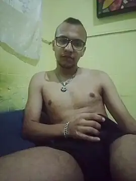 Marciosafado25 online show from May 2026 10:27:02 PM