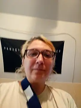 Thatonebinch online show from May 2026 04:23:02 PM