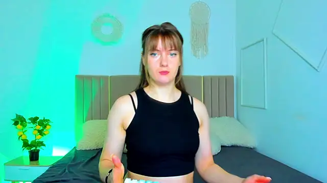 Cutie blushh online show from May 2026 12:23:02 PM