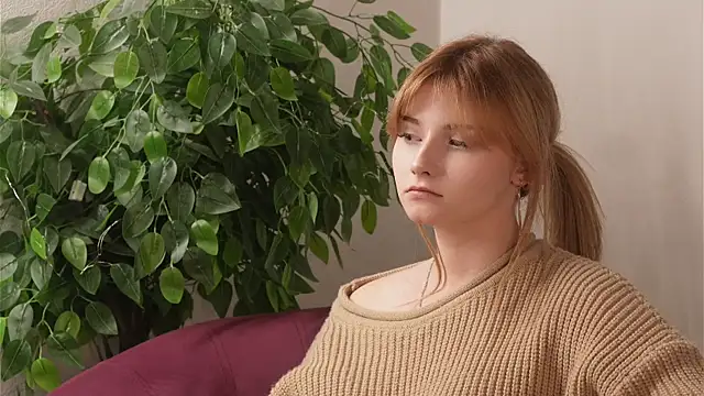 MacieKuser online show from May 2026 04:04:02 PM