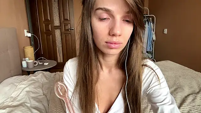 Snapshot of TrishIsaac chatting on May 2026 05:58:01 AM TrishIsaac online show from May 2026 05:58:01 AM