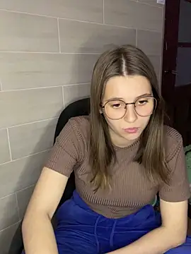 Snapshot of Blossom_Emily chatting on June 2026 04:31:02 PM Blossom Emily online show from June 2026 04:31:02 PM