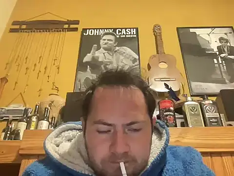 alecsgzz online show from June 2026 11:43:01 PM